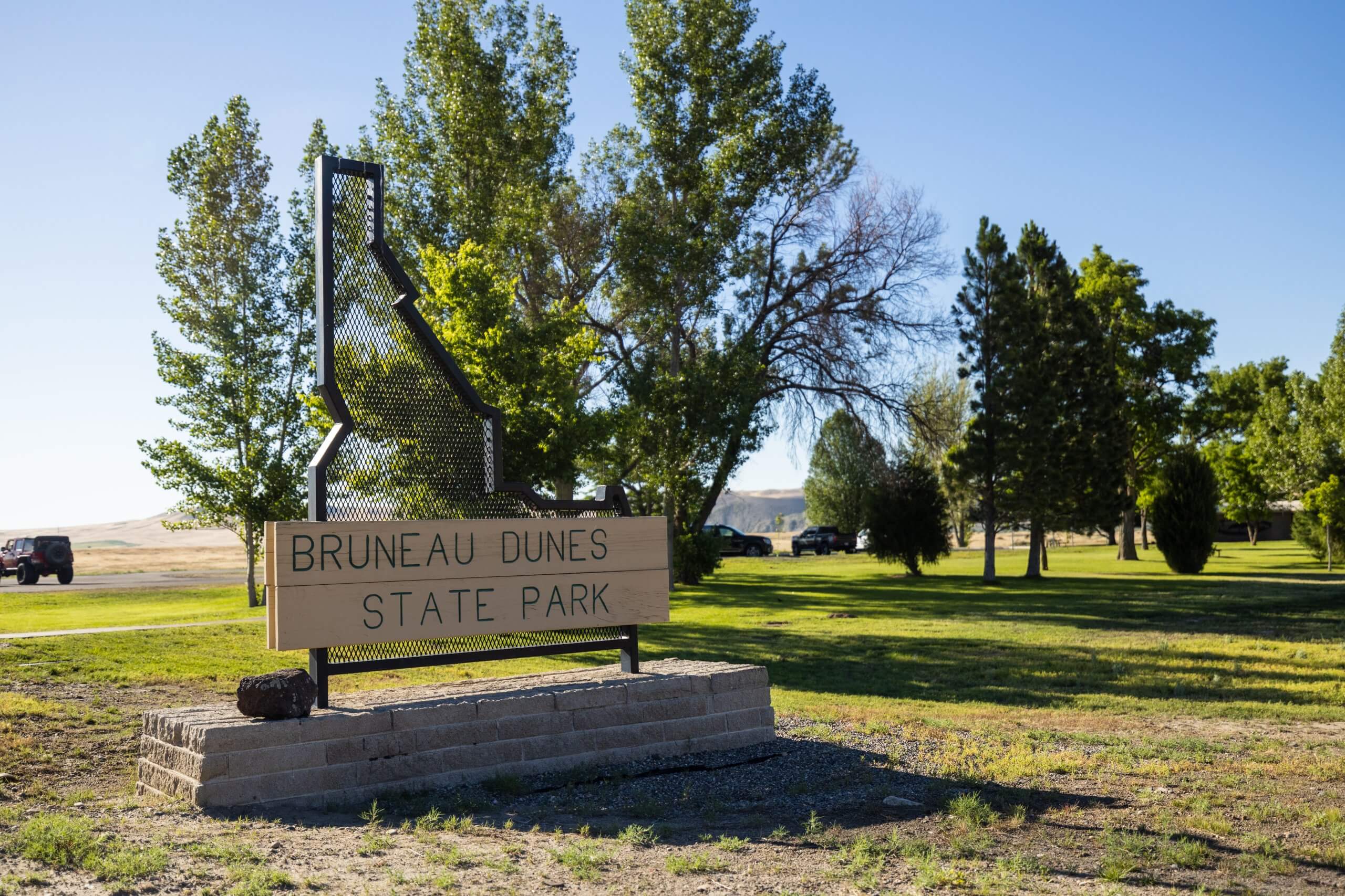Sign entrance to Bruneau Dunes State Park.