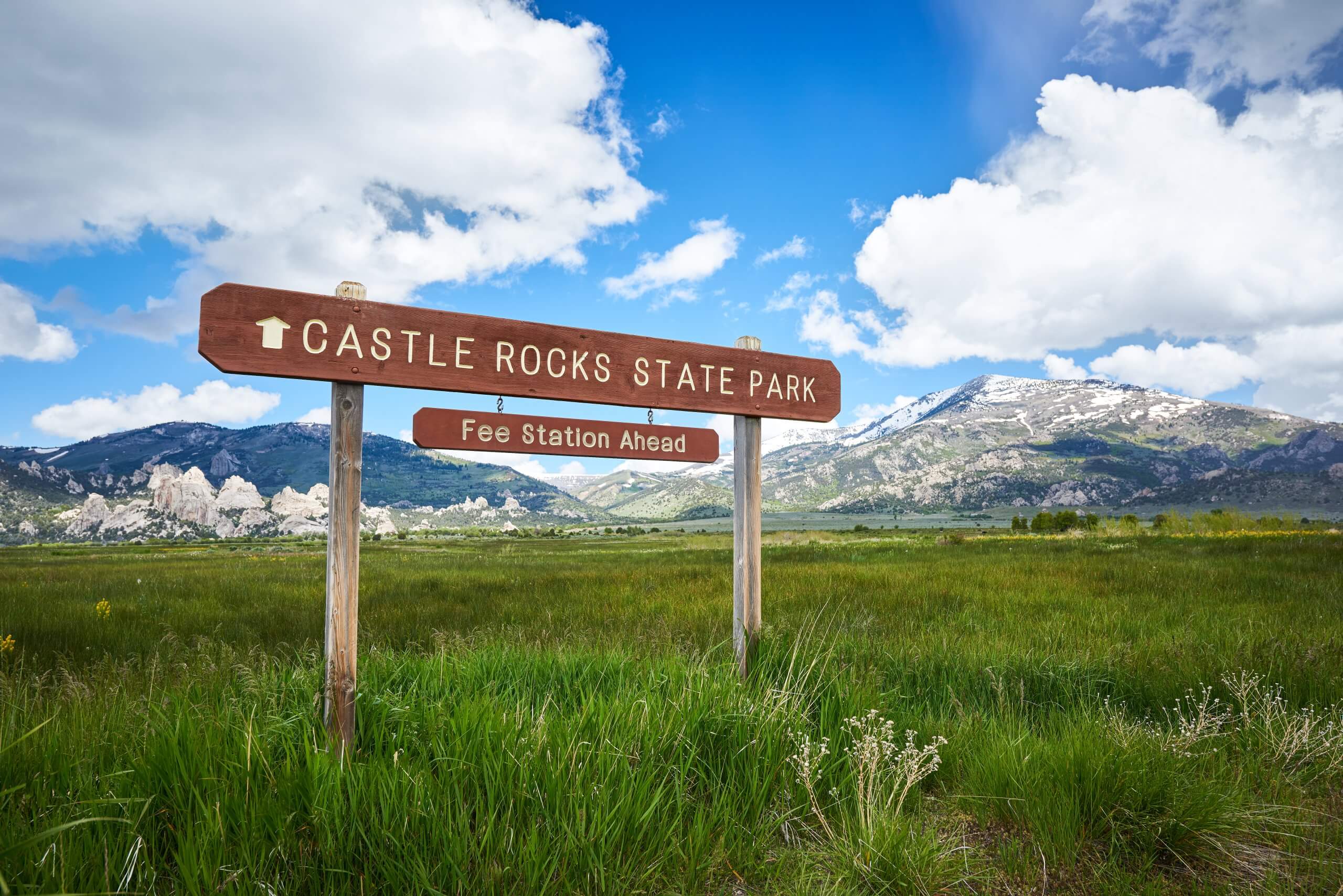 Sign entrance to Castle Rocks State Park.